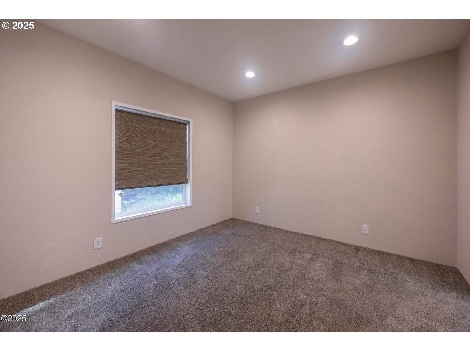 4875 Highway 101, Unit 3 Depoe Bay, OR 97341 - Photo 12 of 26 a view of an empty room with a window