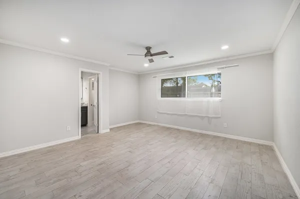 $2,650 | 10818 Hillcroft Avenue, Houston, TX 77096