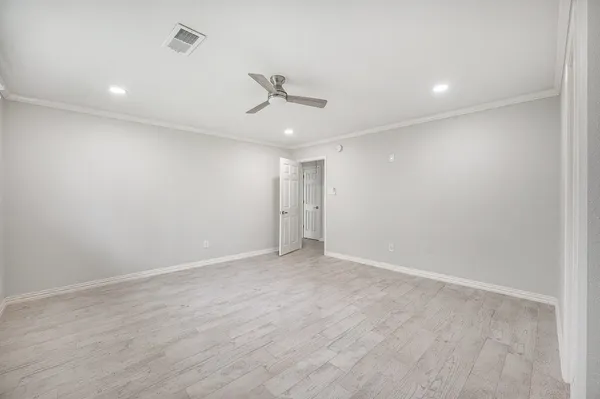 $2,650 | 10818 Hillcroft Avenue, Houston, TX 77096