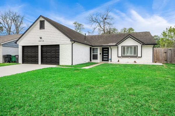 $2,650 | 10818 Hillcroft Avenue, Houston, TX 77096