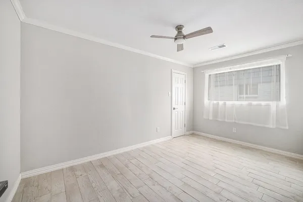 $2,650 | 10818 Hillcroft Avenue, Houston, TX 77096