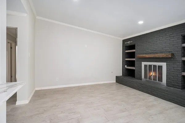 $2,650 | 10818 Hillcroft Avenue, Houston, TX 77096