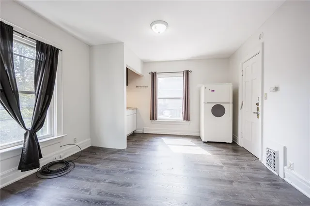 $1,150 | 420 Oxford Street, Unit 4, Rochester, NY 14607