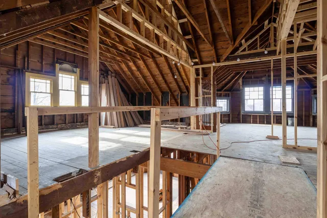 $699,900 | 704 Ash Street, Baraboo, WI 53913