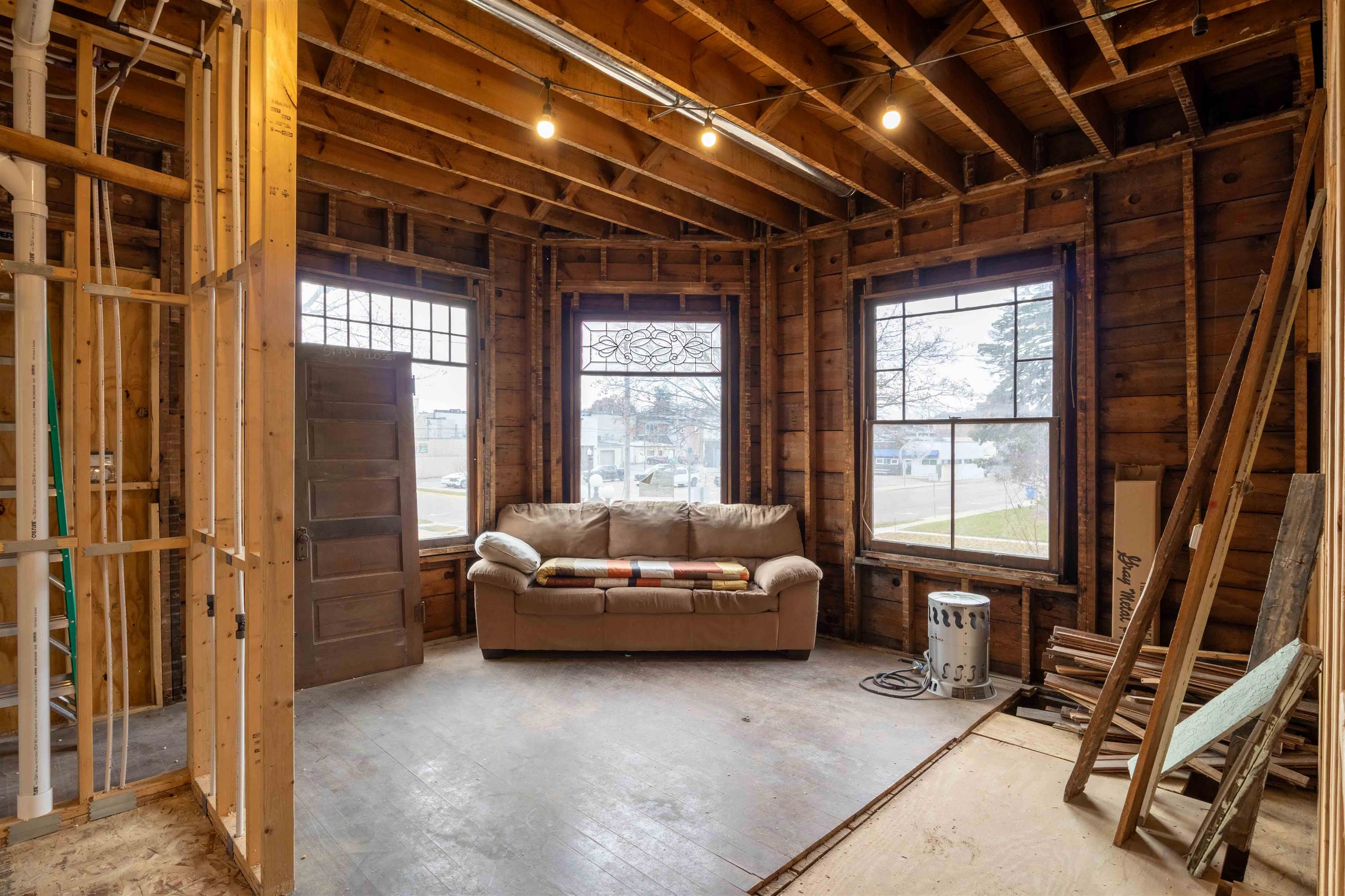 704 Ash Street Baraboo, WI 53913 - Photo 4 of 45