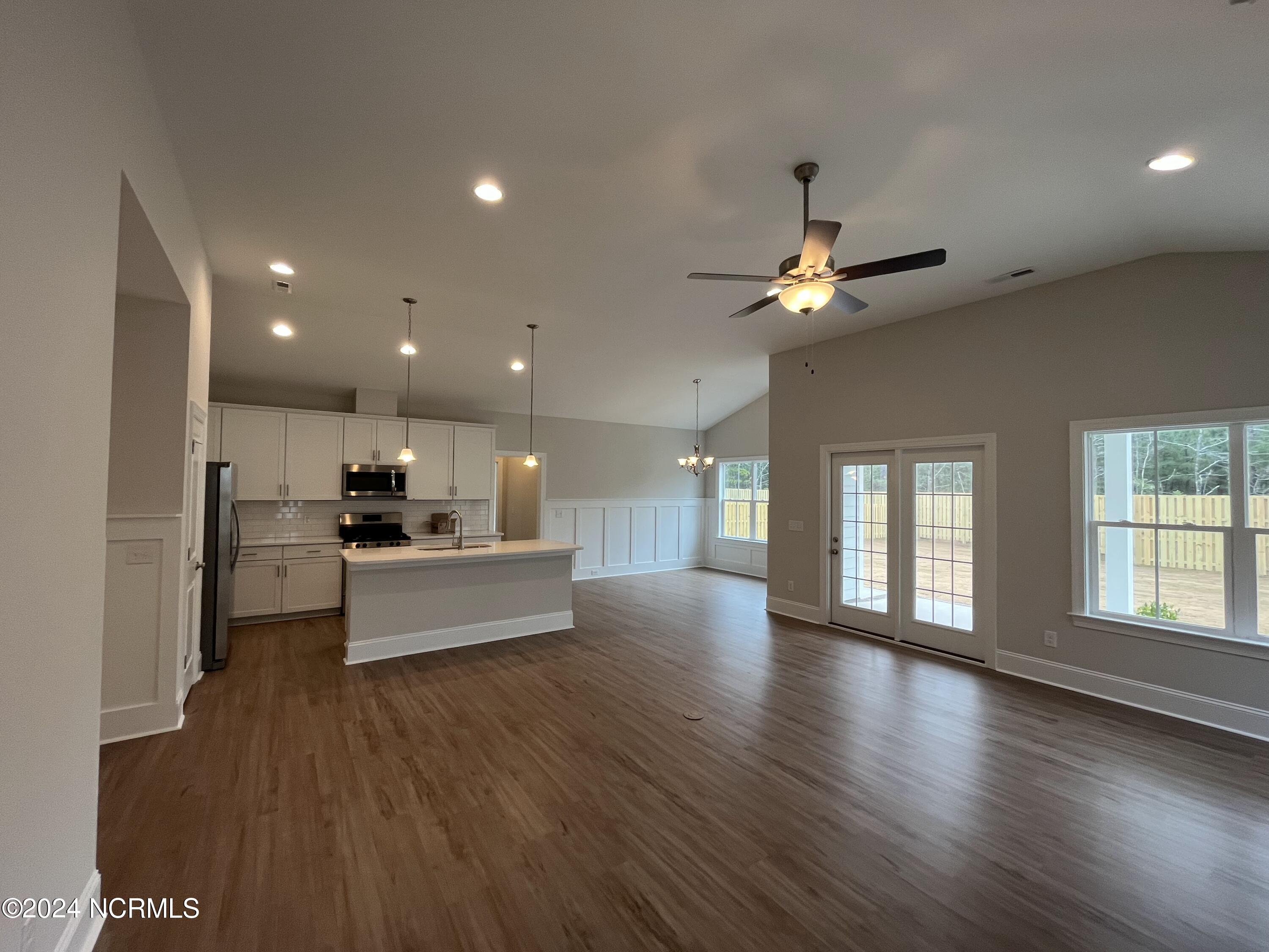 34 Streambed Way Hampstead, NC 28443 - Photo 2 of 10 Great Room