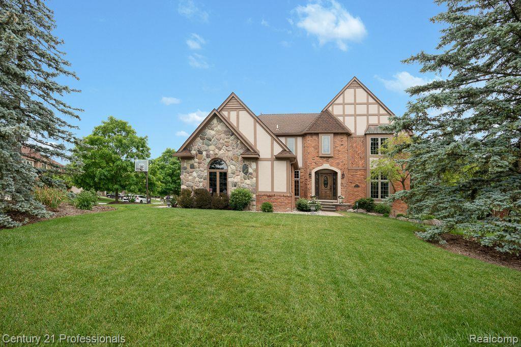 2072 Ridgefield Court Rochester, MI 48306 - Photo 41 of 41 Welcome Home!