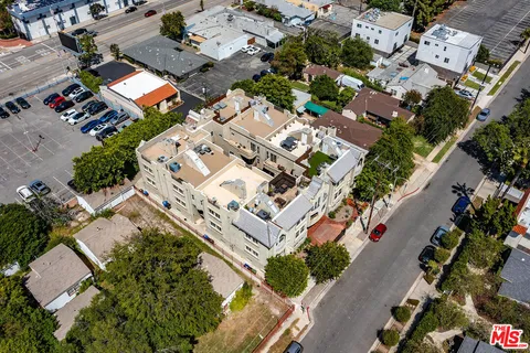 $949,000 | 10923 Landale Street, Unit 2, Toluca Lake, CA 91602
