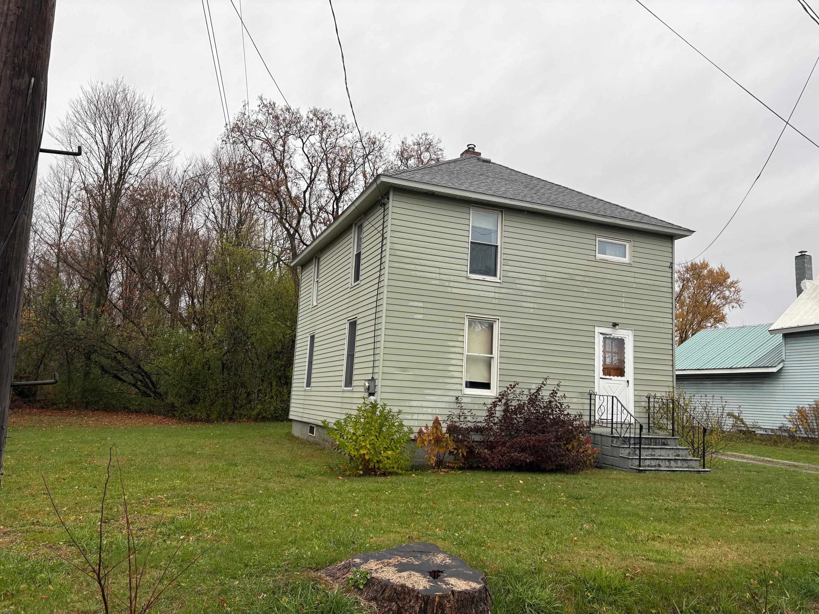 407 Lake Road St. Albans Town, VT 05478 - Photo 2 of 27
