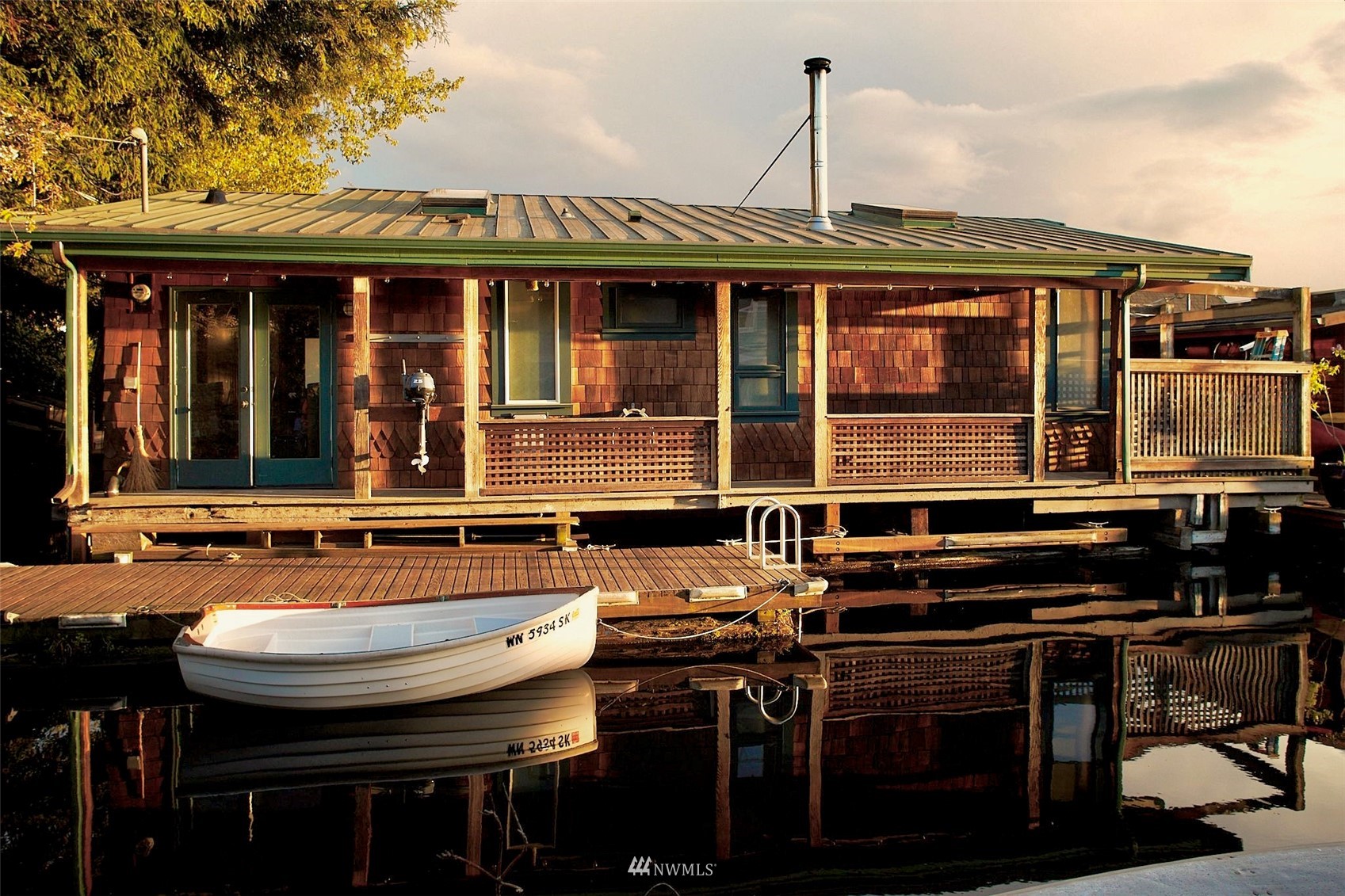 2019 Fairview Avenue East, Unit R Seattle, WA 98102 - Photo 17 of 23 a front view of house with a table and chairs