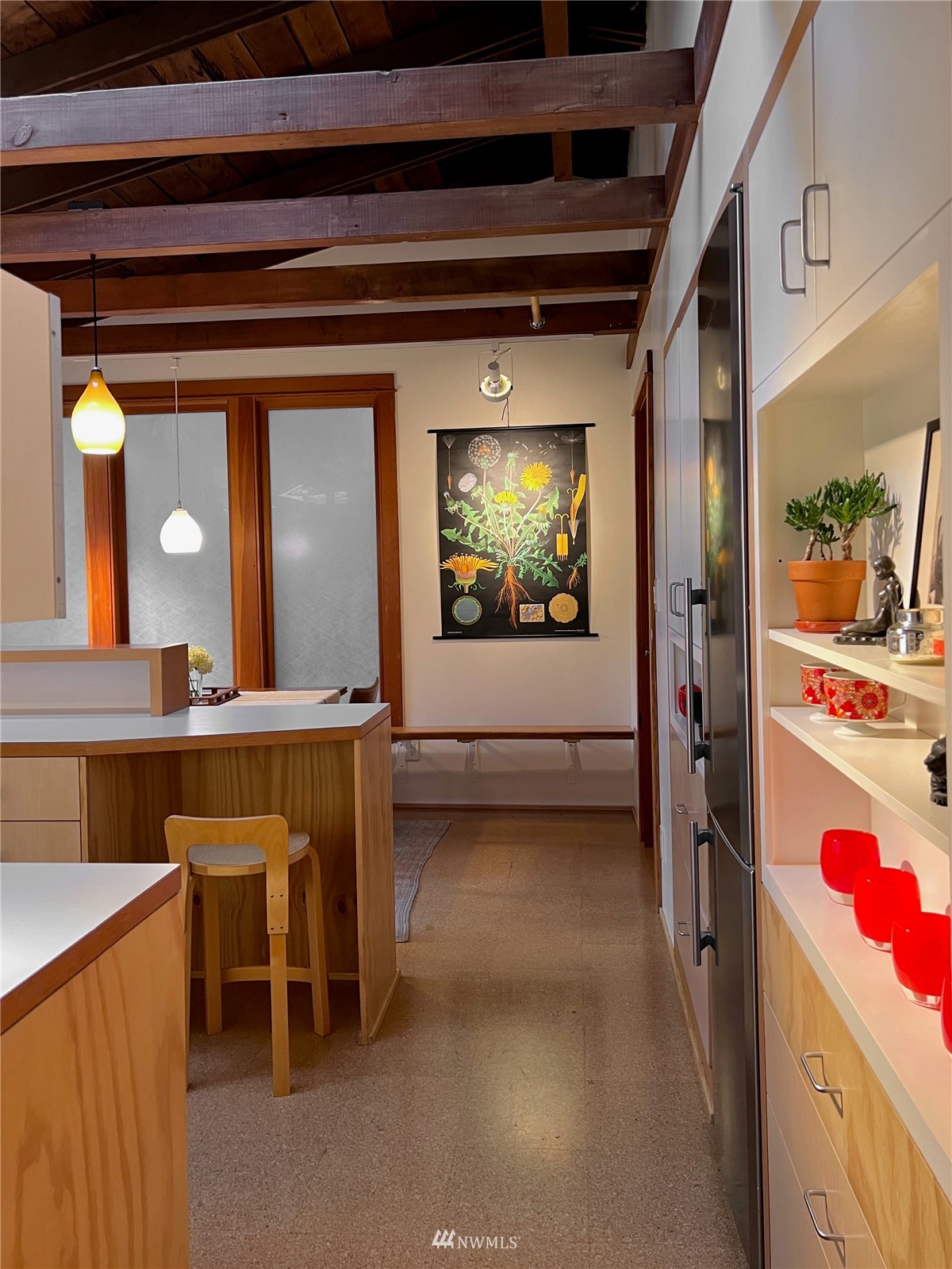 2019 Fairview Avenue East, Unit R Seattle, WA 98102 - Photo 10 of 23 a view of hotel and chair in the room