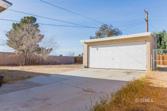 405 North Warner Street Ridgecrest, CA 93555 - Photo 4 of 18