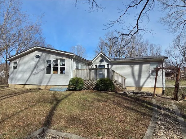 $185,000 | 612 North Locust Street, Carrollton, MO 64633