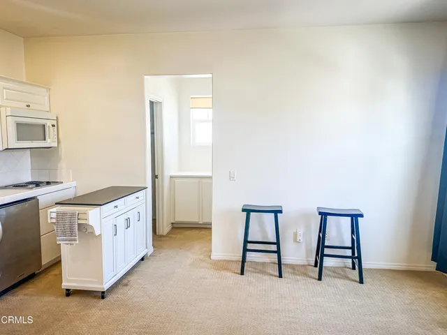 $1,800 | 726 Owens River Drive, Unit 2, Oxnard, CA 93036