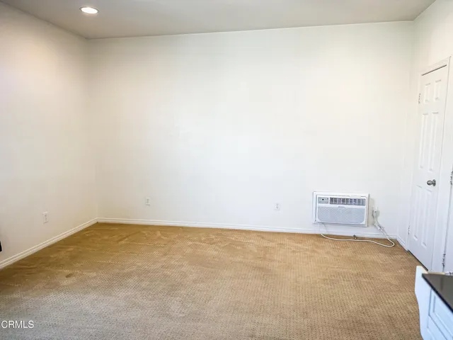 $1,800 | 726 Owens River Drive, Unit 2, Oxnard, CA 93036