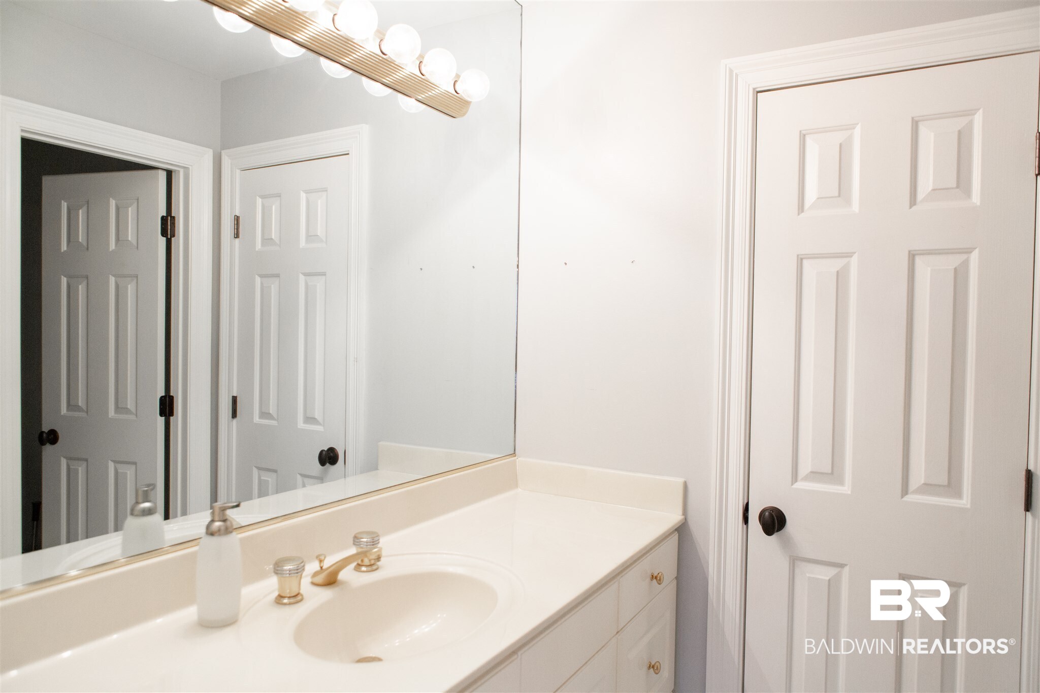 30362 Middle Creek Circle Daphne, AL 36527 - Photo 31 of 46