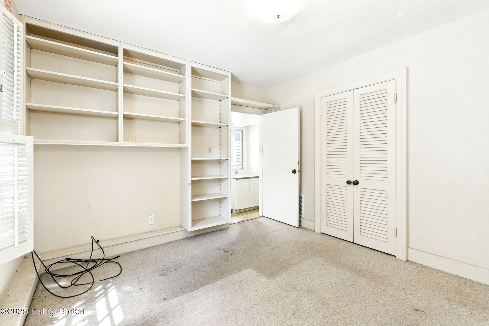 97 Warrior Road Louisville, KY 40207 - Photo 30 of 56 first floor office