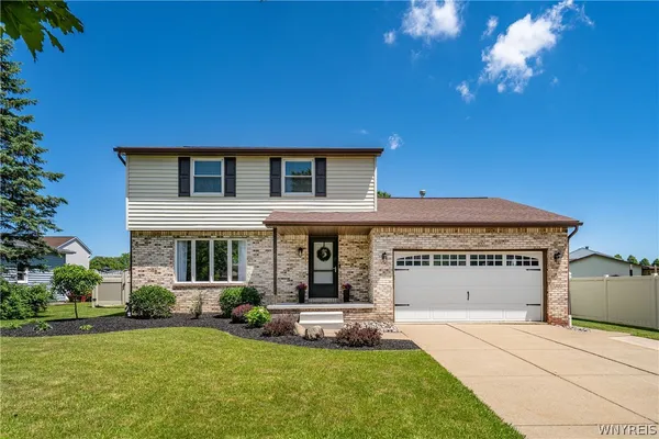 $369,000 | 5 Quail Hollow, Lancaster, NY 14086