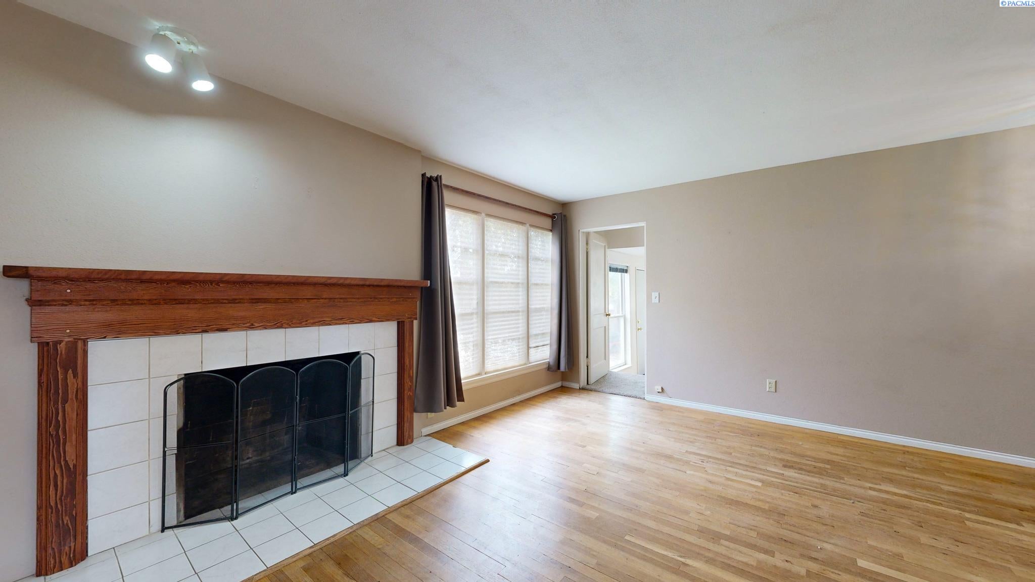 930 Northwest Fisk Street Pullman, WA 99163 - Photo 4 of 21 Gallery Image 4