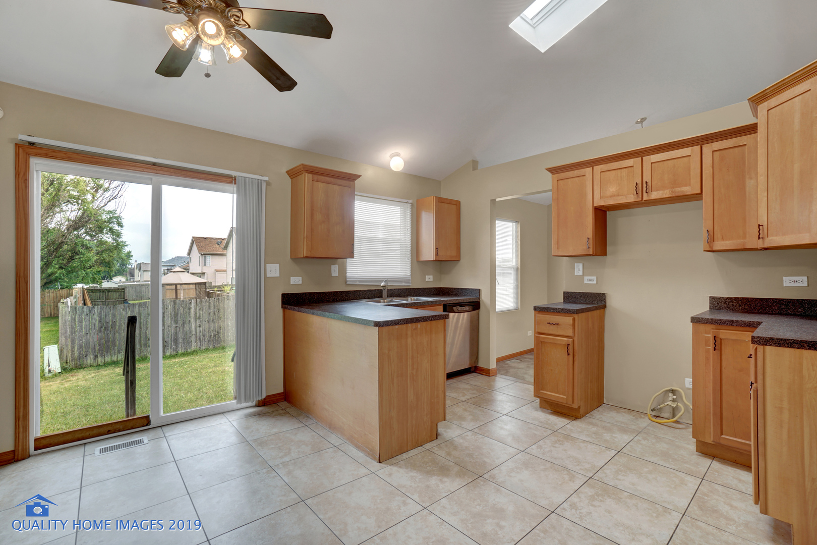 623 Farmview Road University Park, IL 60484 - Photo 2 of 24