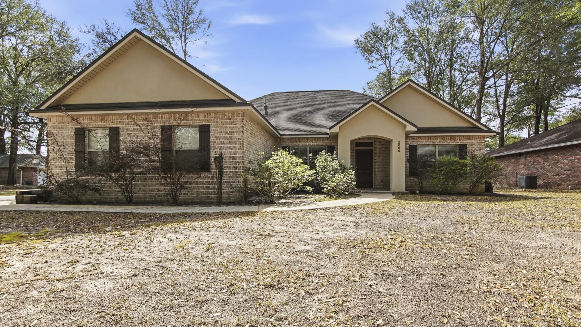 2806 Dunlop Lane Crestview, FL 32539 - Photo 2 of 48 02