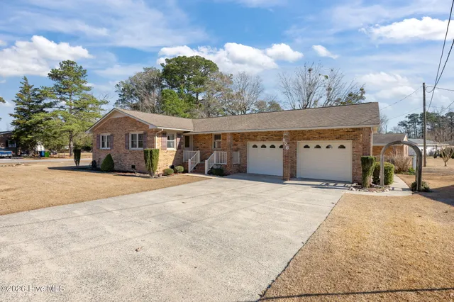$340,000 | 226 Hollywood Boulevard, Havelock, NC 28532