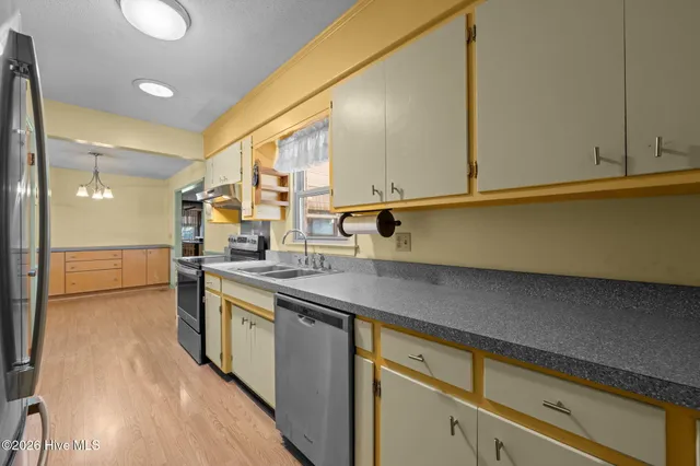 $340,000 | 226 Hollywood Boulevard, Havelock, NC 28532