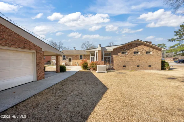 $340,000 | 226 Hollywood Boulevard, Havelock, NC 28532