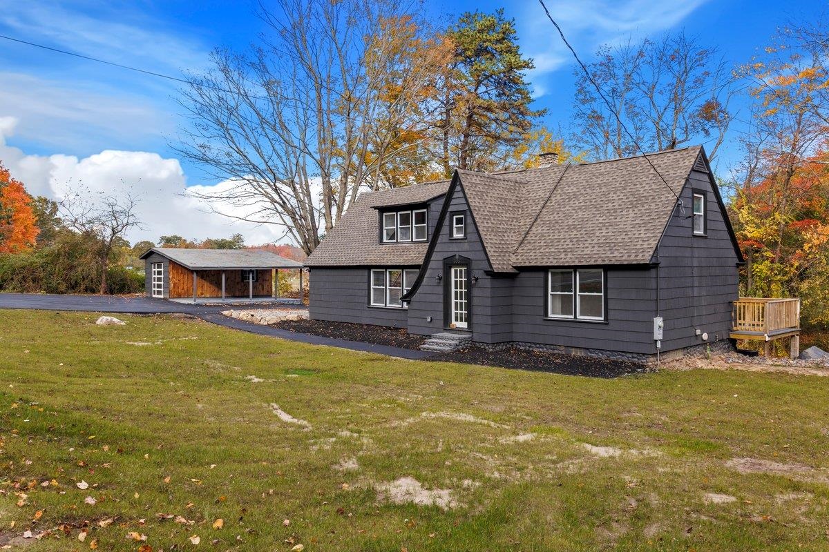 586 Mammoth Road Pelham, NH 03076 - Photo 13 of 33