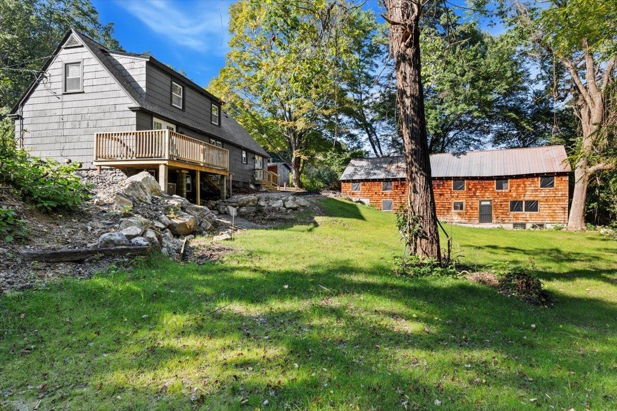 586 Mammoth Road Pelham, NH 03076 - Photo 29 of 33