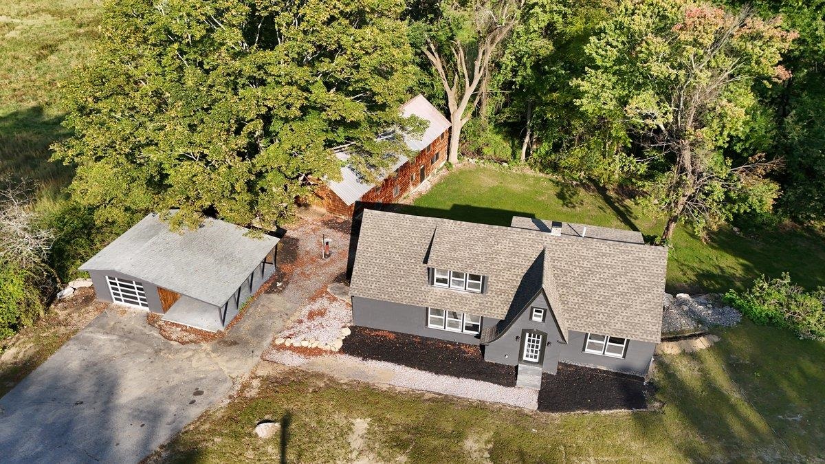 586 Mammoth Road Pelham, NH 03076 - Photo 32 of 33