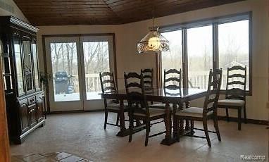 4400 North Latson Road Howell, MI 48855 - Photo 8 of 31 16Dinning.jpg