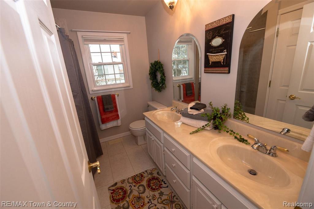 6359 Yorkshire North Riding Road Flint, MI 48532 - Photo 17 of 27