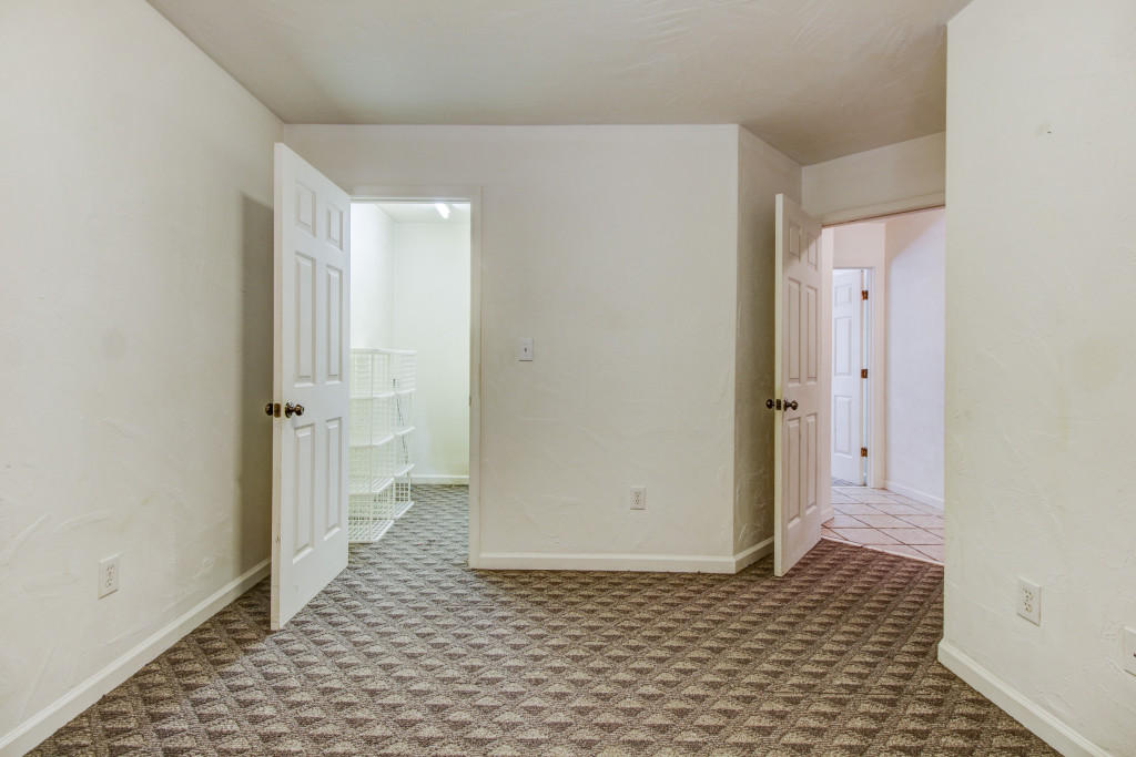 6104 Poage Valley Road Roanoke, VA 24018 - Photo 12 of 28 013-244485-_MG_0575_6_7_8_9Interior_5468