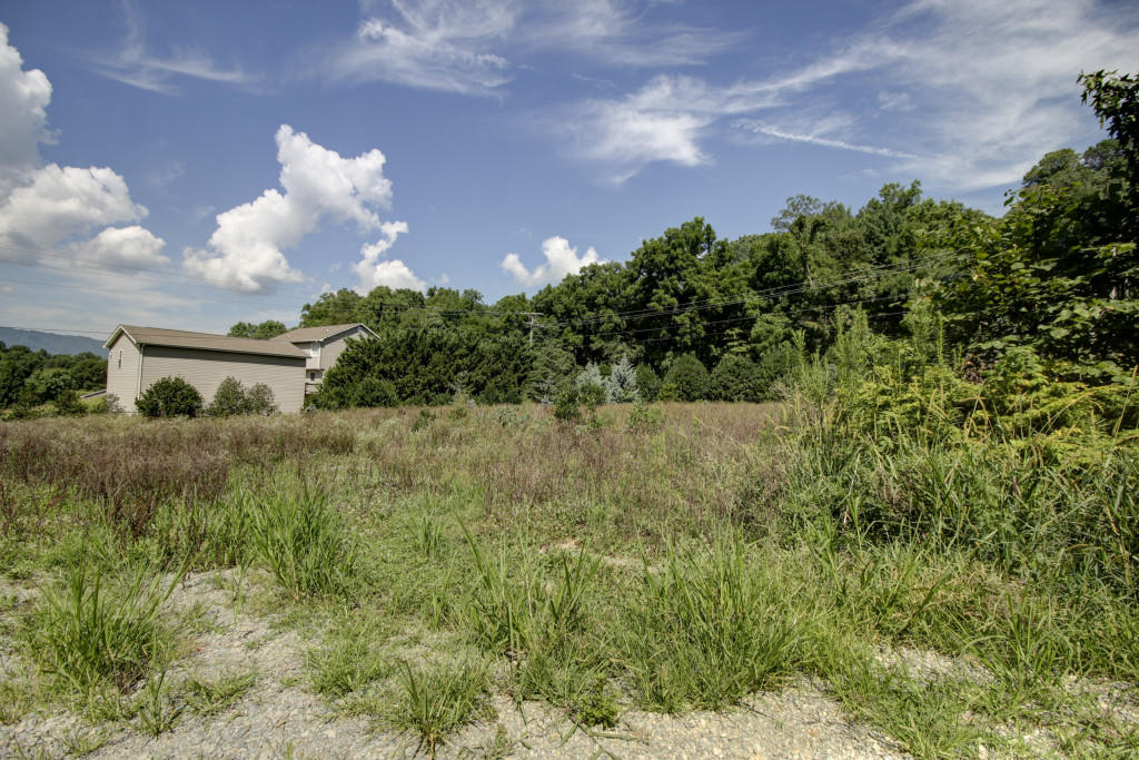 6104 Poage Valley Road Roanoke, VA 24018 - Photo 20 of 28 023-244485-_MG_0455_6_7_8_9Interior_5468