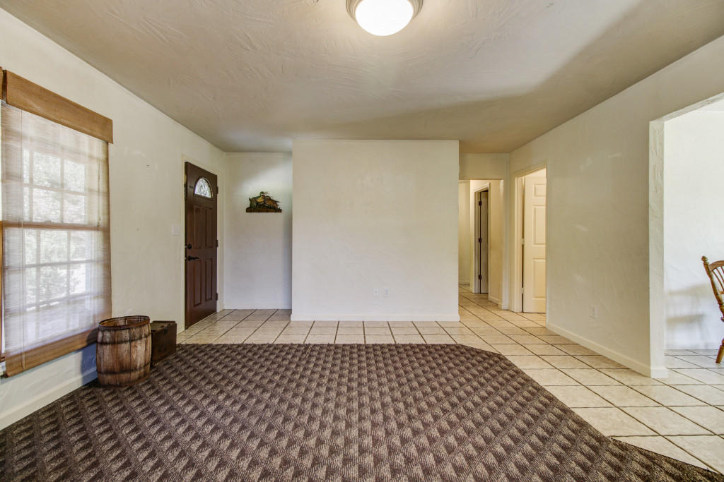 6104 Poage Valley Road Roanoke, VA 24018 - Photo 3 of 28 006-244485-_MG_0515_6_7_8_9Interior_5468