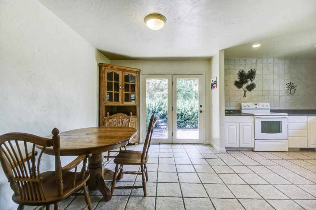 6104 Poage Valley Road Roanoke, VA 24018 - Photo 5 of 28 008-244485-_MG_0520_1_2_3_4Interior_5468