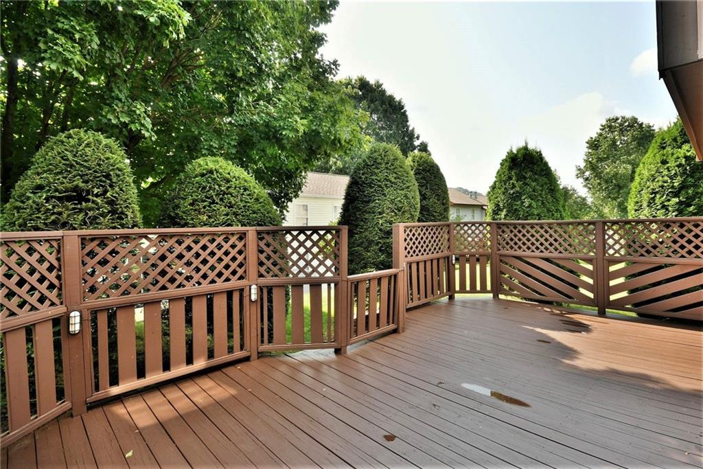 1111 Old Farm Road Lawrence, PA 15055 - Photo 4 of 24 Gallery Image 4