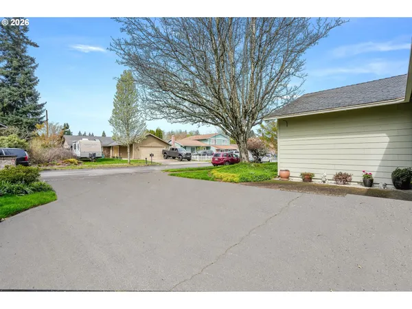 $469,900 | 904 Northeast 196th Avenue, Portland, OR 97230