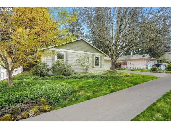 $469,900 | 904 Northeast 196th Avenue, Portland, OR 97230