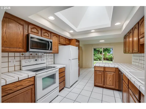 $469,900 | 904 Northeast 196th Avenue, Portland, OR 97230