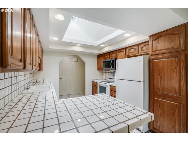 $469,900 | 904 Northeast 196th Avenue, Portland, OR 97230