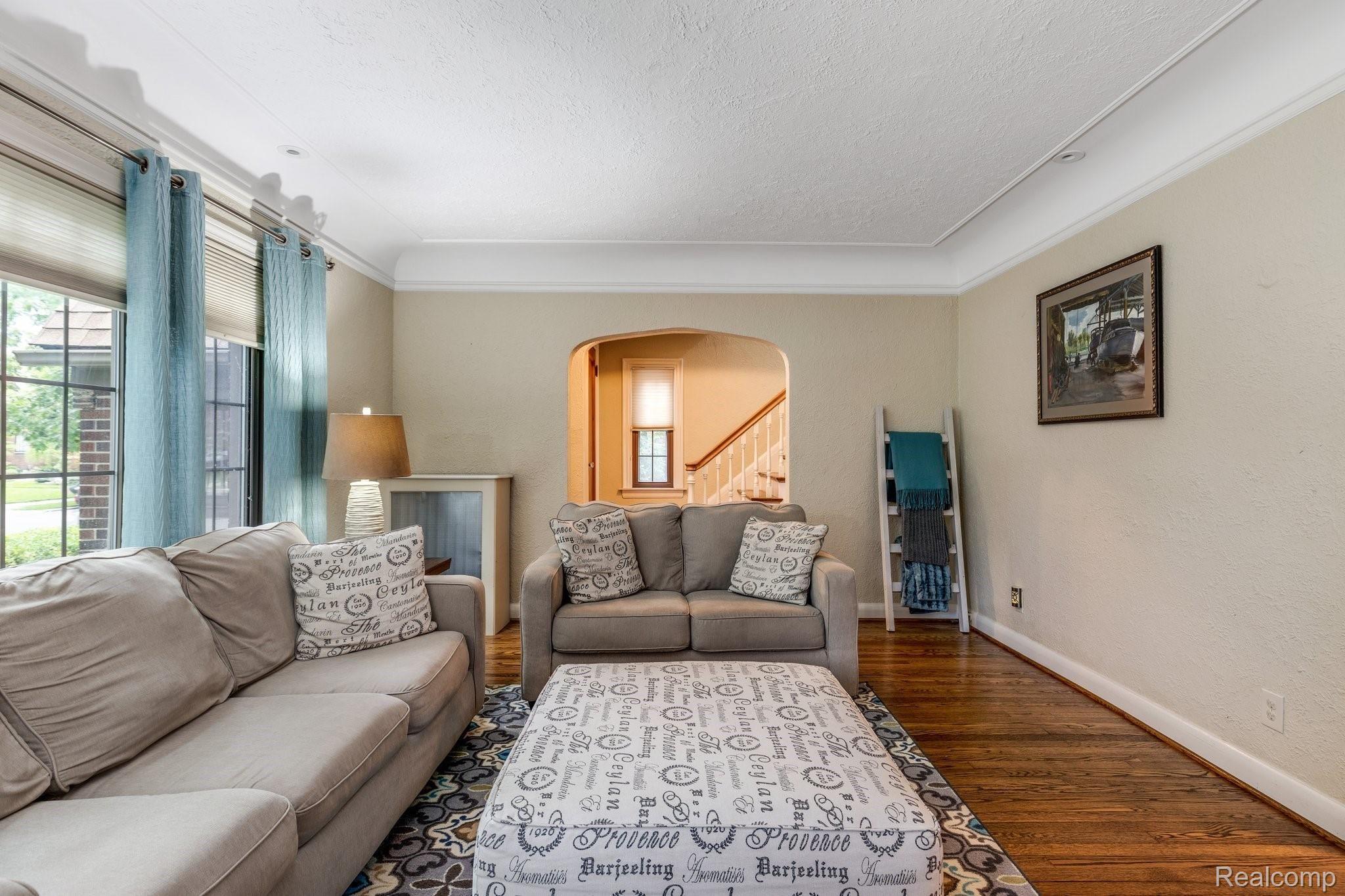 1336 Bishop Road Grosse Pointe, MI 48230 - Photo 6 of 36 1336+Bishop+Rd+Grosse+Pointe+Park-18-web.jpg