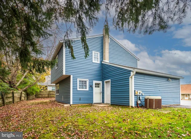 $350,000 | 19 Windemere Court, Downingtown, PA 19335