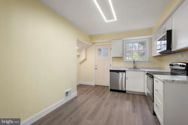 $350,000 | 19 Windemere Court, Downingtown, PA 19335