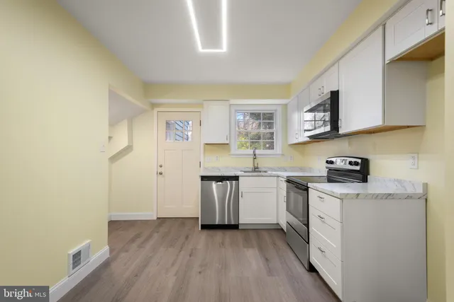 $350,000 | 19 Windemere Court, Downingtown, PA 19335