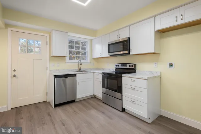 $350,000 | 19 Windemere Court, Downingtown, PA 19335