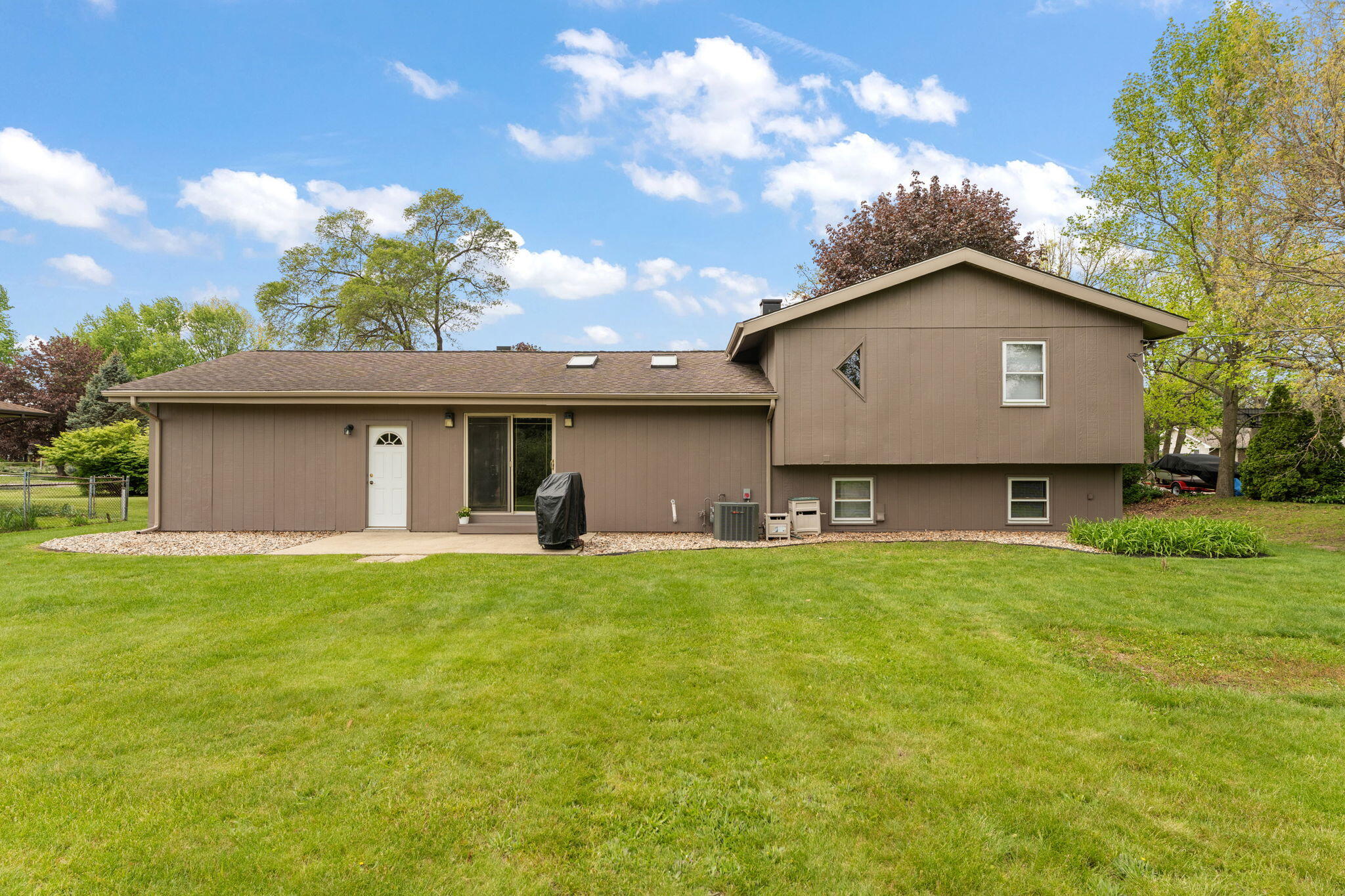 55944 Buckeye Road Mishawaka, IN 46545 - Photo 34 of 38 2048x1365