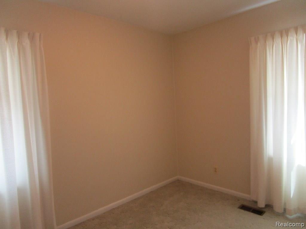 4183 Filbert Street Wayne, MI 48184 - Photo 9 of 36 IMG_8719.JPG