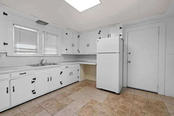 $1,455 | 401 Valley Drive, Syracuse, NY 13207